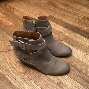 Gentle souls by Kenneth Cole Balfour booties